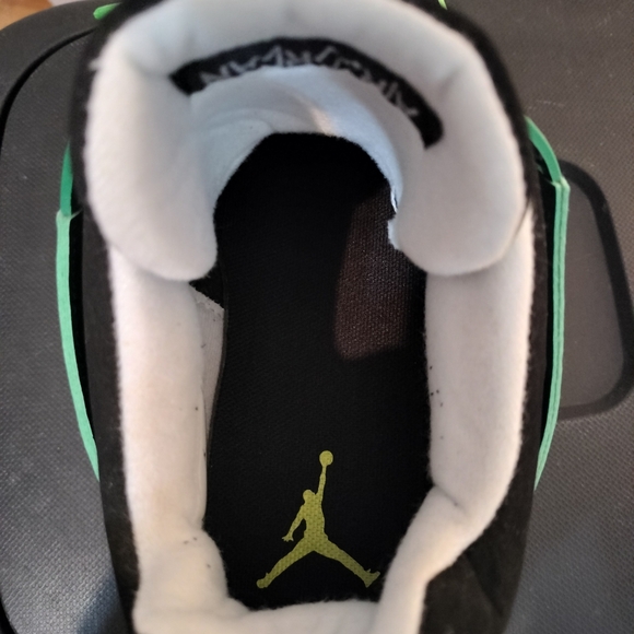 Jordan Retro 4 Superman Special Edition🦸 - Picture 5 of 15